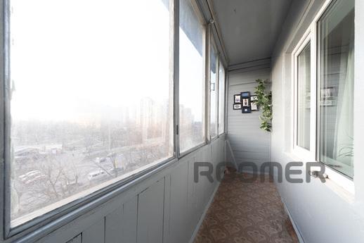 Apartment Economy metro Levoberezhnaya, Kyiv - apartment by the day