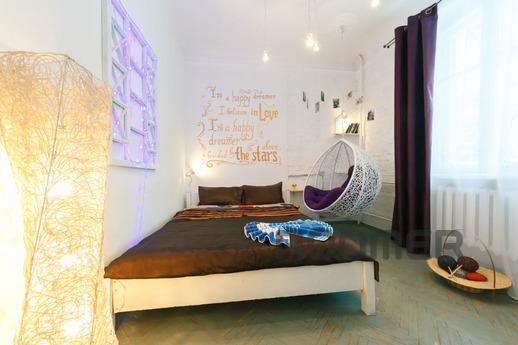 Арт-хаус Loft і ліжко на ланцюгах, Київ - квартира подобово