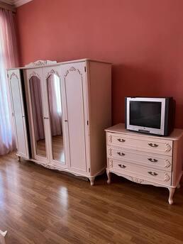 Velika 3 rooms BazarnaCenterLangeron, Odessa - apartment by the day