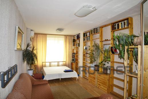 Большая 3-комнатная квартира посуточно, Екатеринбург - квартира посуточно