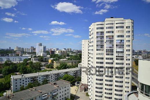 1 room. Excellent apartment in the New H, Yekaterinburg - apartment by the day