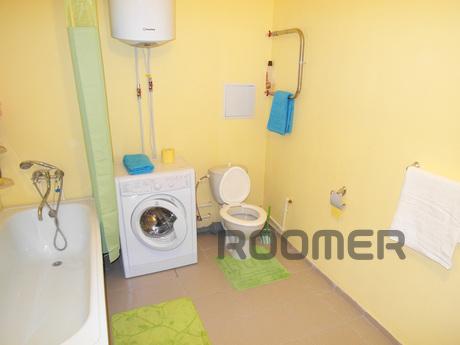 Large one bedroom apartment, Yekaterinburg - apartment by the day