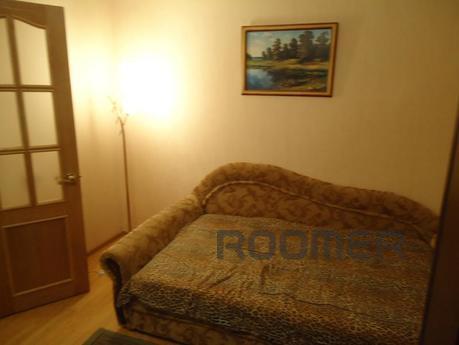 рядом стоянка, рынок Привоз, областная Больница, остановка, 