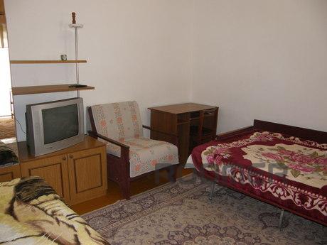 Комфортні номери в приватному будинку, Алушта - квартира подобово
