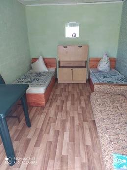 Комнаты в Геническе возле АТБ, Геническ - квартира посуточно