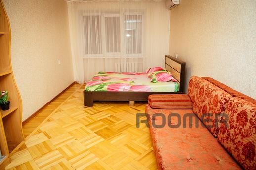 Trehkomn. in Rostov BTF Center Apartment, Ростов-на-Дону - квартира подобово