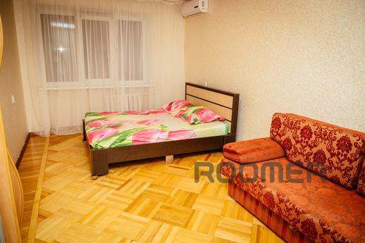 Trehkomn. in Rostov BTF Center Apartment, Ростов-на-Дону - квартира подобово