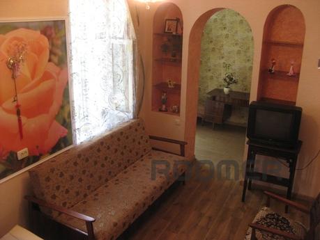Rent a cozy cottage in the master's possession, only 1 km. f