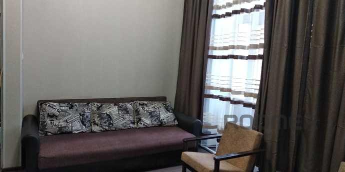 Clean, bright and comfortable 2-room apartment in the very c