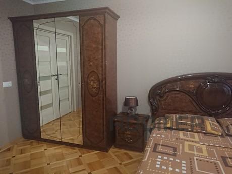 2 bedroom apartment on Krasnoarmeyskaya, Rostov-on-Don - apartment by the day