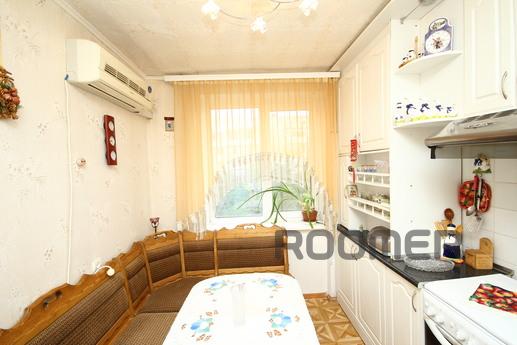 Urgent! 2 rooms. Luxury Apartment, Yevpatoriya - apartment by the day