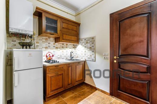 In the center in a quiet courtyard, Lviv - apartment by the day