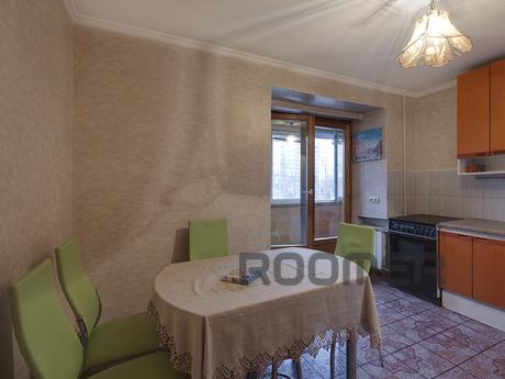 Large comfortable apartment, Kyiv - apartment by the day
