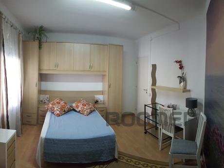 Rent a room in a spacious and fully equipped 4-room apartmen