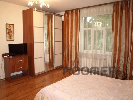 2 bedroom apartment in the center, Kharkiv - apartment by the day