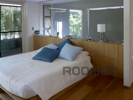 One bedroom spacious apartment in the city center. Fresh, up