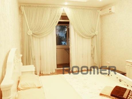 Luxury large apartment in the center, Odessa - apartment by the day