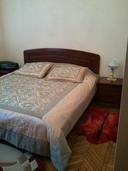 Rent your two-room apartment opposite the Jardin Shevchenko 