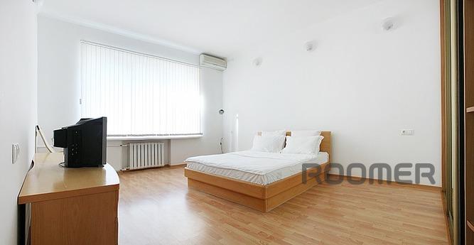 Аренда квартиры на сутки на Ленинградский пр-т, д. 1, м. Бел