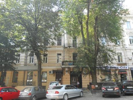 Deribasovskaya1 apartment 700grn, Odessa - apartment by the day