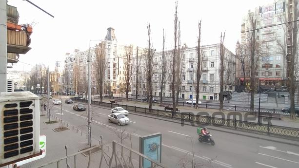 1 room, Cozy apartment with a balcony, Киев - квартира посуточно