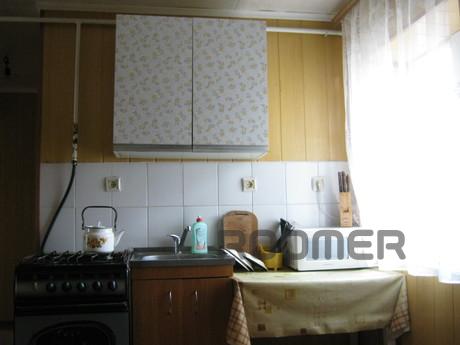 Cozy cottage with parking, Mirgorod - apartment by the day