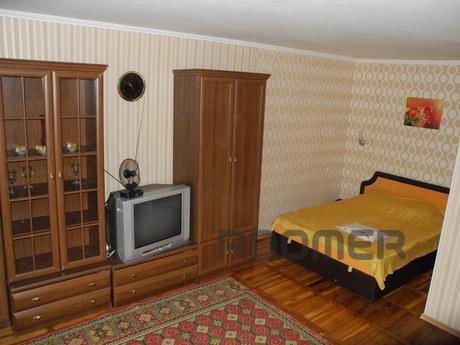 apartment in Berdyansk, Berdiansk - apartment by the day