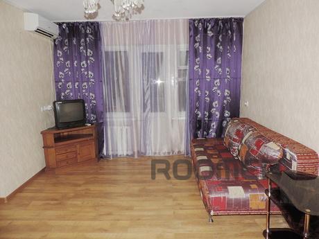 One bedroom apartment on the fourth floor of the five houses