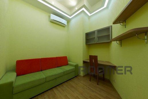 Rent own 2 bedroom apartment in the palace of Arcadia, 120 s