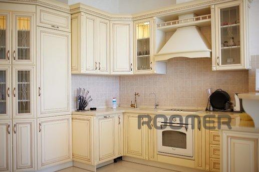 WARNING! 3 BR. apartment from the owner, Odessa - apartment by the day
