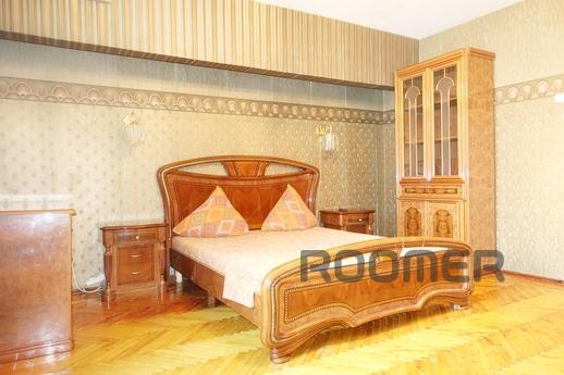 Round the clock! No commission and additional fees. One-bedr