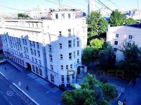 Daily Big Tatarsky per., 4/8, Moscow - apartment by the day