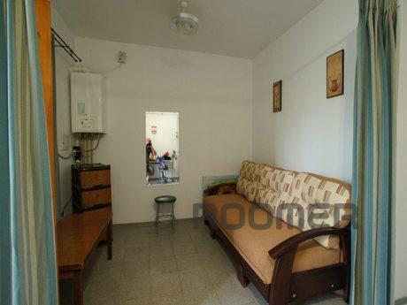 A two-story cottage 15 min from the sea, Sudak - apartment by the day