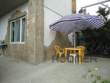 Rooms at the 600 meters from the sea, Sudak - apartment by the day