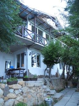 Rent your own two-storey house near Livadia Park (5 minutes 