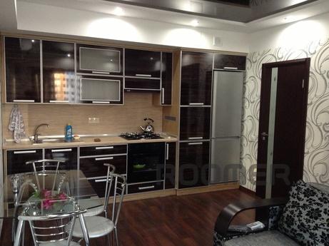 A house with a private courtyard, located in the amusement p