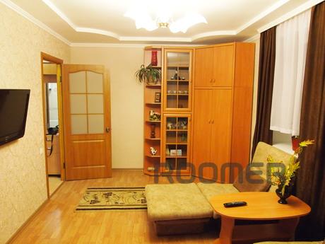 Cozy 1-bedroom seafront Kerch, Kerch - apartment by the day