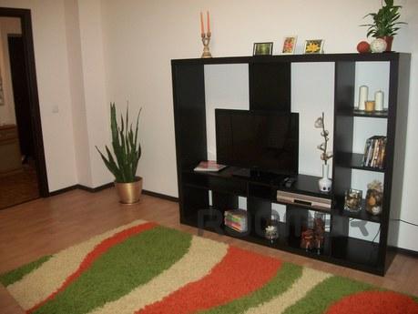 Сдаю посуточно  1-комнатную квартиру в новом доме на Энке, Ж