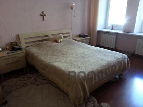 2 bedroom apartment in the center, Odessa - apartment by the day