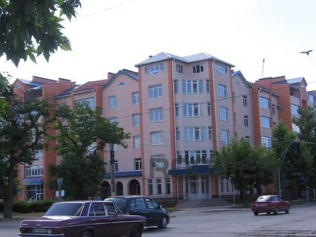 Apartments in the park, Yevpatoriya - apartment by the day