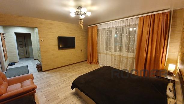 Spacious 2-bedroom apartment, Bratsk - apartment by the day