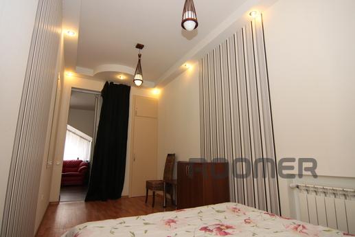 Deribasovskaya 3 min 2 separate bedrooms, Odessa - apartment by the day