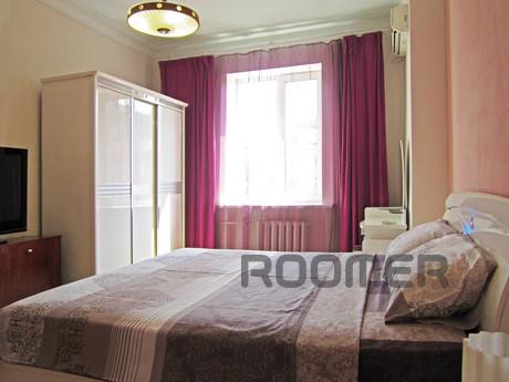 2 bedroom Karl Marx Center, Station, Dnipro (Dnipropetrovsk) - apartment by the day
