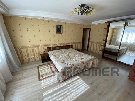 Three-room apartment near the sea, Sevastopol - apartment by the day