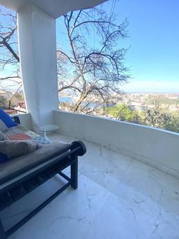 2-комнатная квартира на Ленина 46, Севастополь - квартира посуточно