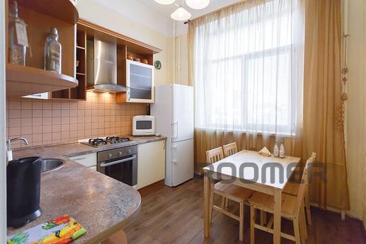 Apartment on Khreshchatyk., Kyiv - apartment by the day