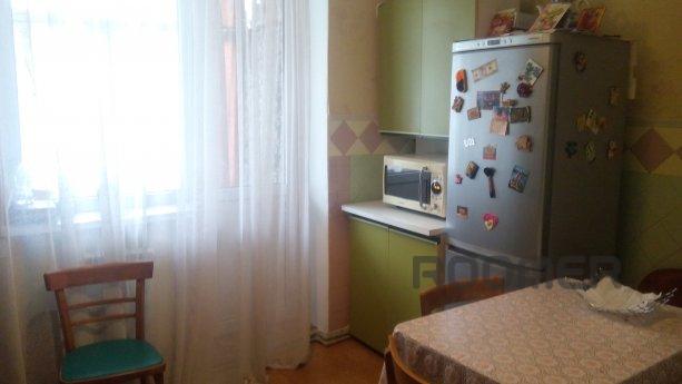Rent 2-bedroom apartment in the center, Saky - apartment by the day