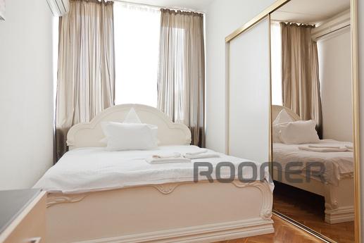 You will find all you need in this stylish 2 room flat in th