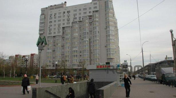 Комфортные аппартаменты Метро Минская, Киев - квартира посуточно