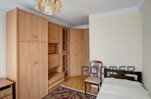 VIP 3 BR Apartment in the center, Kyiv - apartment by the day